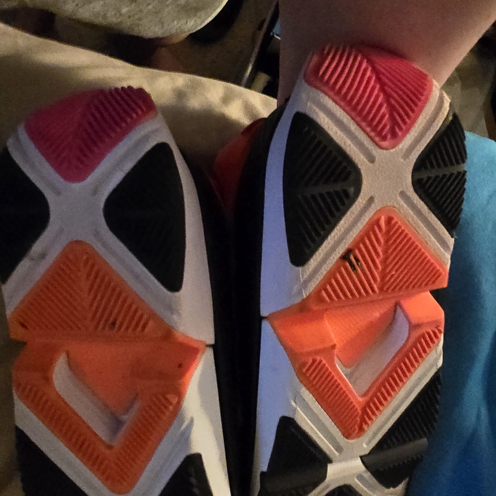 Nike FlyEase - Picture 4 of 6